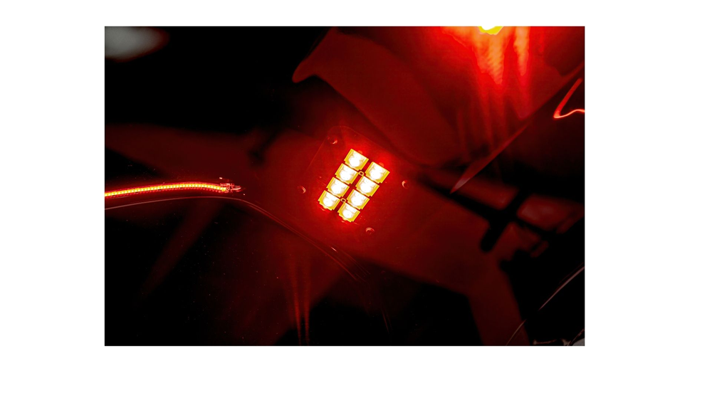 Mann entspannt in der INFRABIKE® Maschine — null Müdigkeit, arbeitsfähig danach