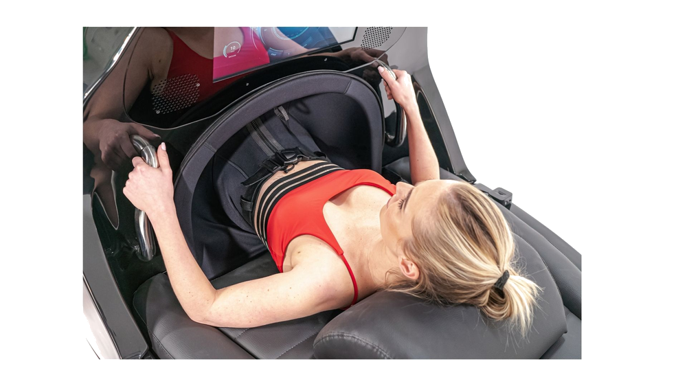 Frau während einer INFRABIKE® Sitzung — bewiesene Ergebnisse: Kalorienverbrennung, Entgiftung, Anti-Aging